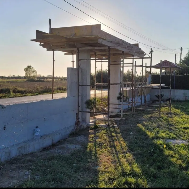 Costruzione di portico in cemento armato – lavori Edil Driza